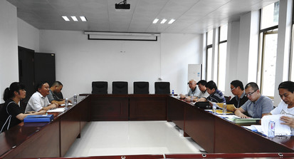 省氣象局專(zhuān)家組對龍巖分公司進(jìn)行2016年防雷安全專(zhuān)項督查。圖為座談會(huì )，葉莉攝[2].jpg