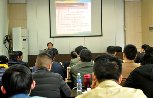 陳宏金：公司市場(chǎng)部在永春分公司舉行銷(xiāo)售人員內外編碼一體化雷管培訓會(huì )。[2].jpg