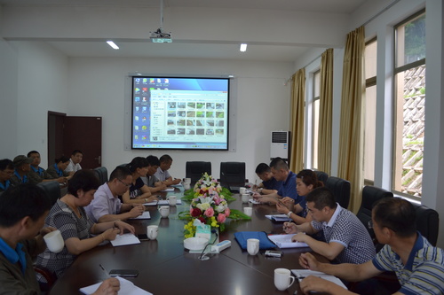 公司祁忠清副總經(jīng)理一行到龍巖分公司檢查指導3 鄧義楨 攝.jpg