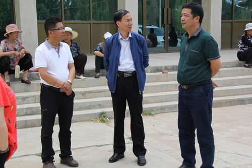 鐘晉陽(yáng)：省工會(huì )慰問(wèn)2.jpg