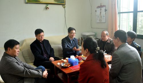 陳宏金：陳斌副總一行到永春分公司慰問(wèn)困難職工。.jpg