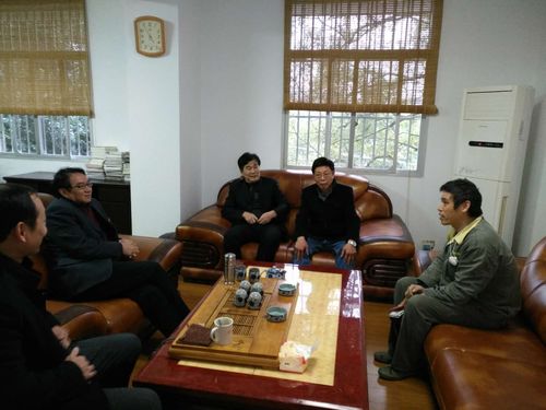 葉彤：黃和書(shū)記到烽林分公司開(kāi)展走訪(fǎng)慰問(wèn)活動(dòng).jpg