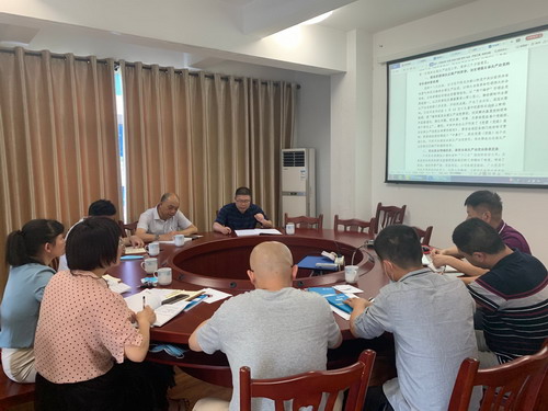 來(lái)慶�?富興建設公司專(zhuān)題研究全面從嚴治黨工作 (1)_調整大小.jpg