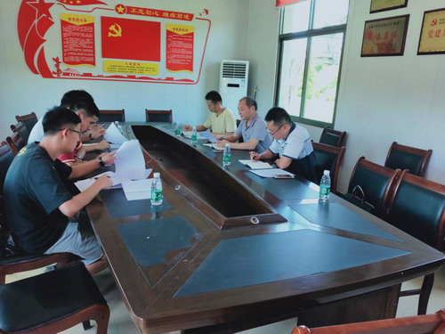 省機電控股公司黨委委員、副總經(jīng)理吳大文到我司掛鉤幫扶村臺峰村調�?(1)_調整大小.jpg
