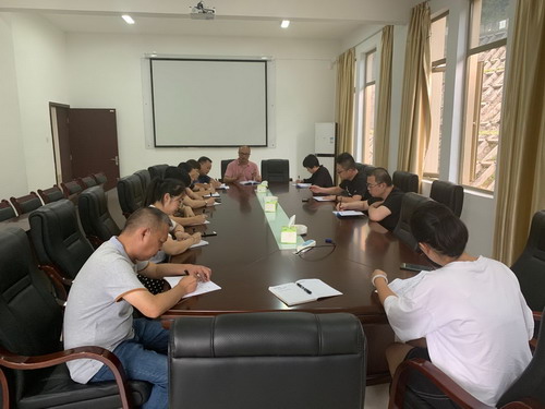 鄒園：龍巖分公司紀委召開(kāi)座談會(huì )提前敲響中秋國慶廉潔警鐘_調整大小.jpg