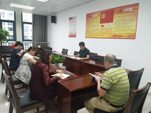 省民爆張耀�?黃朝元書(shū)記對省民爆公司部門(mén)負責人以上領(lǐng)導人員開(kāi)展集體廉政談話(huà)_調整大小.jpg
