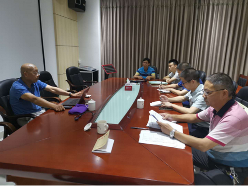 省民爆張耀�?檢查組聽(tīng)取德化分公司副總莊頌陽(yáng)對企業(yè)安全生產(chǎn)標準化建設的匯報_調整大小.png