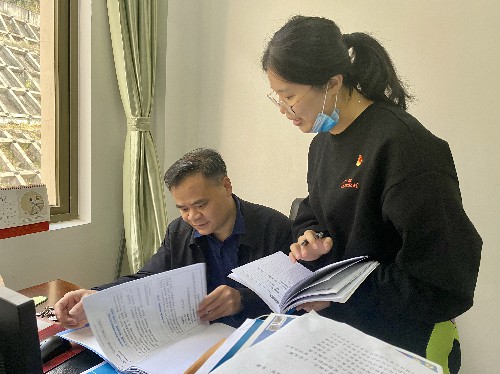 吳瑤：公司法律事務(wù)部部長(cháng)巫智寧一行到龍巖分公司開(kāi)展法治建設第一責任人檢查~1.jpg