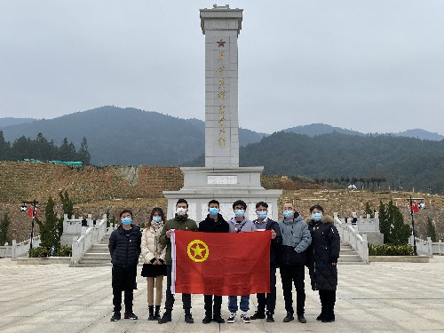 連珂瑩：烽林分公司團委開(kāi)展“傳承紅色基�?貢獻青春力量”主題團日活�?~1.jpg