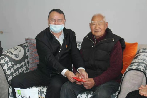 永安分公司l賴(lài)寶祿：省機電控股公司黨委委員、副總經(jīng)理陳伯煒到永安分公司走訪(fǎng)慰問(wèn)離休干部和困難職�?(4)~1.jpg