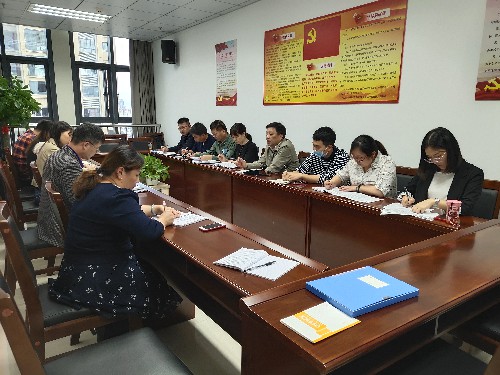 ?？乒军h委委員、副總經(jīng)理張賢鋒一行到省民爆公司開(kāi)�?020年度全面從嚴治黨等工作督導檢查~1.jpg