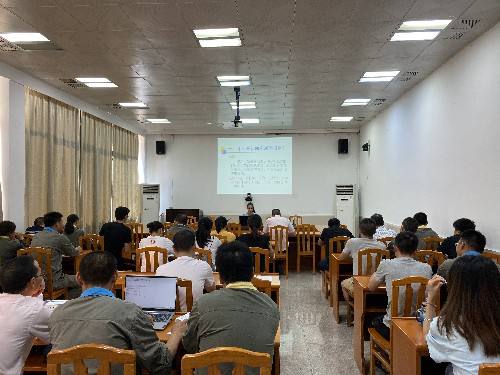 烽林連珂瑩：烽林分公司舉辦新聞宣傳培訓班（授課現場(chǎng)）~1.jpg