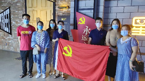 ?？剖∶?#65533;? 觀(guān)看愛(ài)國主義教育影片《長(cháng)津湖》~1.jpg