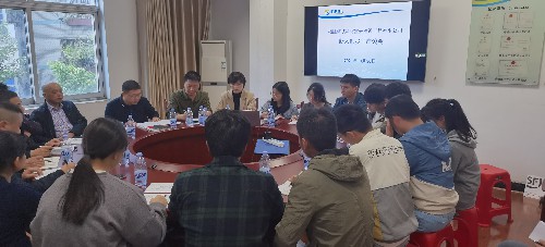 王凱�?富興建設公司召開(kāi)新入職大學(xué)生第二次座談會(huì )~1.jpg
