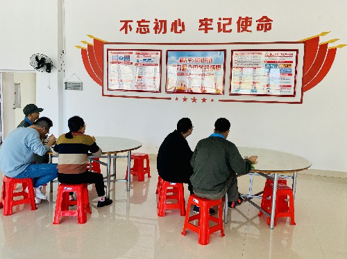 吳瑤：龍巖分公司職工食堂“十九屆六中全會(huì )精神主題文化長(cháng)廊”~1.jpg