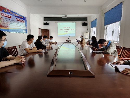 福安分公司胡廷淦：圖為福安分公司青年職工參加座談會(huì )~1.jpg