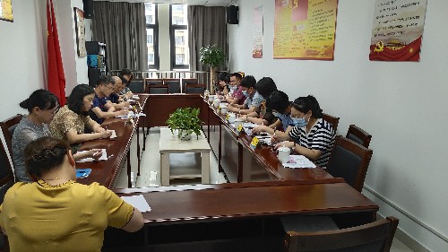 省民爆公司黨支部 劉敏 ?？乒军h委委員、紀委書(shū)記何浦寨一行到省民爆公司開(kāi)�?021年度全面從嚴治黨等工作督導檢�?~1.jpg