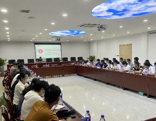 龍巖分公�?張力�?吳孝晟上黨課 現場(chǎng)~1.jpg