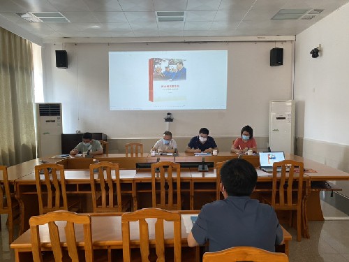 烽林連珂瑩：《閩山閩水物華新——習近平福建足跡》專(zhuān)題研討現場(chǎng)~1.jpg