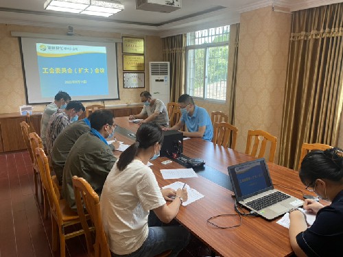 烽林連珂瑩：海峽科化烽林分公司“三抓”“三提”深化落實(shí)公司第二屆第一次職工暨會(huì )員代表大會(huì )精神2.jpg