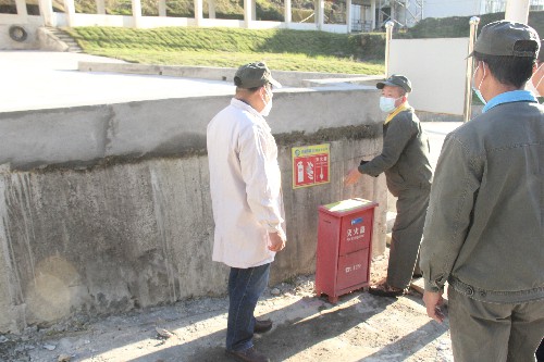 福安胡廷淦：圖為張賢鋒一行到車(chē)間現場(chǎng)檢�?(3) [原始大小].jpg