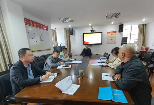 格式工廠(chǎng)學(xué)習新黨章 奮進(jìn)新征程—大田永豐公司黨支部書(shū)記、董事長(cháng)林起革上黨課 (1).jpg