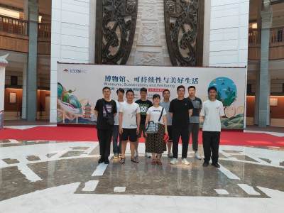 格式工廠(chǎng)龍巖分公�?張逸清+合照.jpg