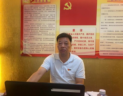 格式工廠(chǎng)烽林陳濤：海峽科化公司黨委委員、副總經(jīng)理張賢鋒到烽林分公司科二黨支部上專(zhuān)題黨課2.jpg