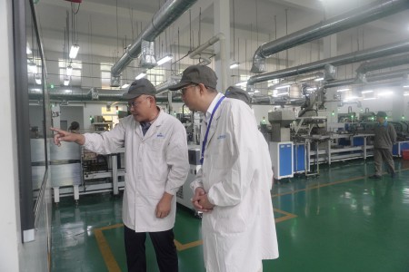 格式工廠(chǎng)孫巧芬：圖為張曉聰深入永春分公司生產(chǎn)一線(xiàn)調研 (2).jpg